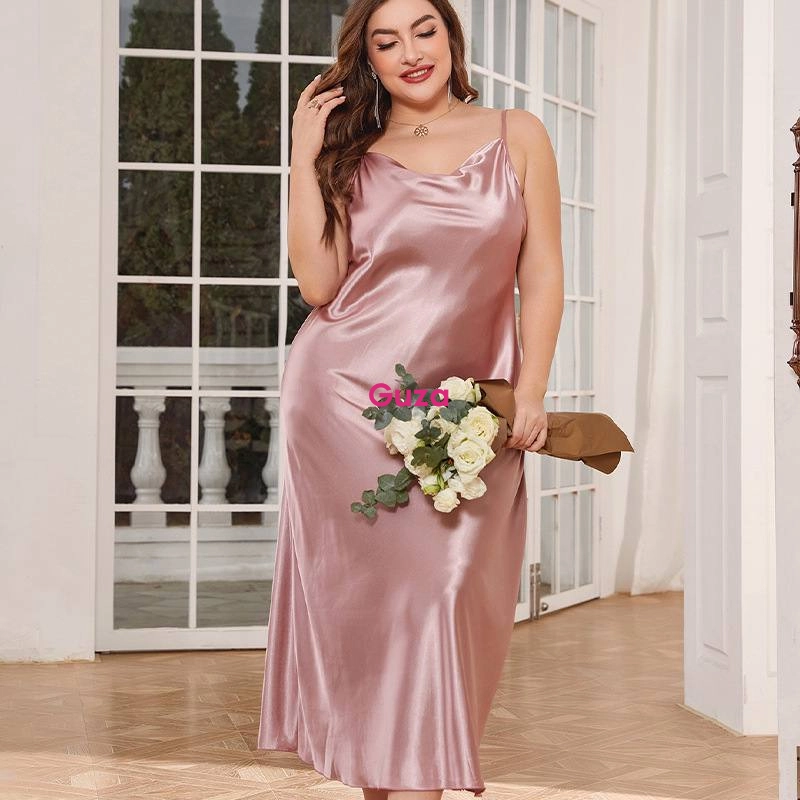 Длинная сорочка-комбинация в пудровом оттенке с вырезом-качели - фото 1