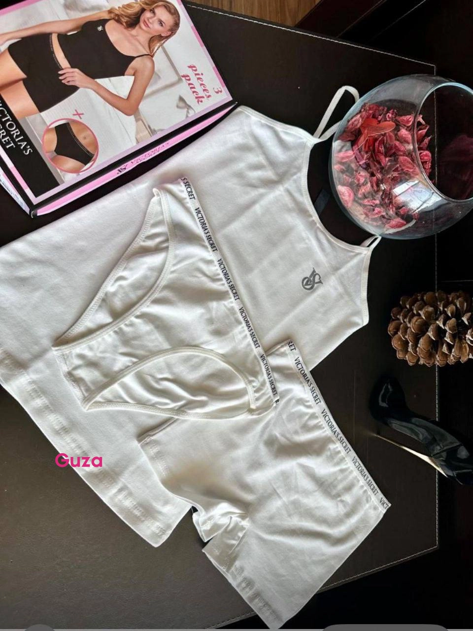 Комплект Victoria's Secret для дома из майки на тонких бретелях, трусиков-слипов и шорт, розовый - фото 2