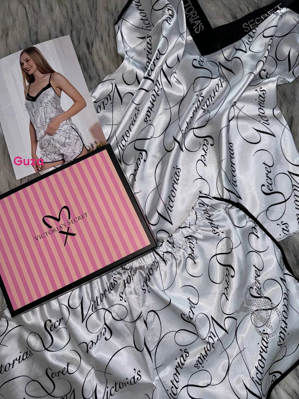 Домашний комплект Victoria's Secret из сатина: топ на бретелях и шорты с принтом-надписями, белый - фото 2
